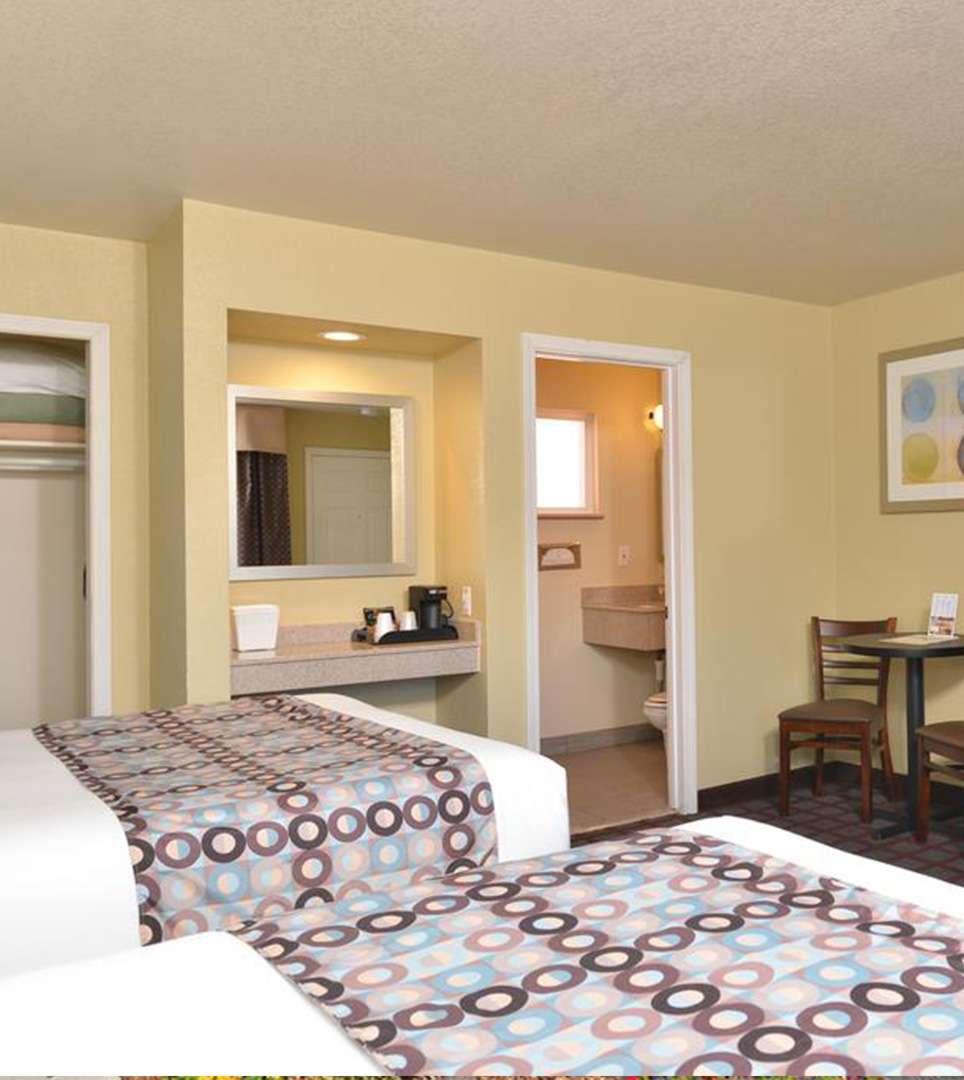 ENJOY A RESTFUL STAY IN OUR SLO TOWN GUEST ROOMS