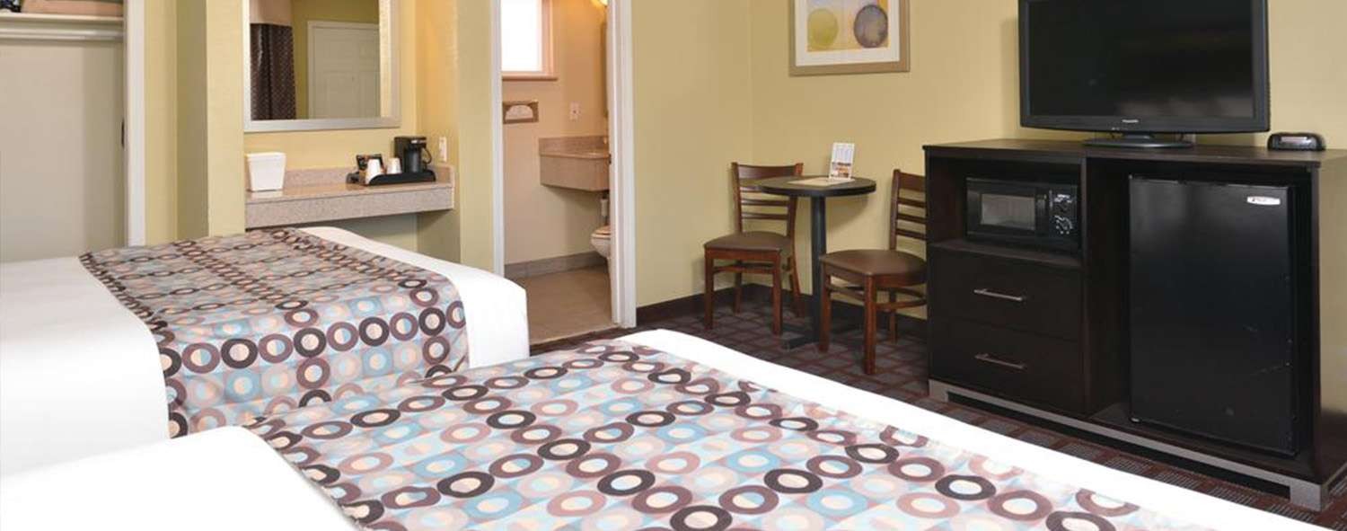 ENJOY A RESTFUL STAY IN OUR SLO TOWN GUEST ROOMS