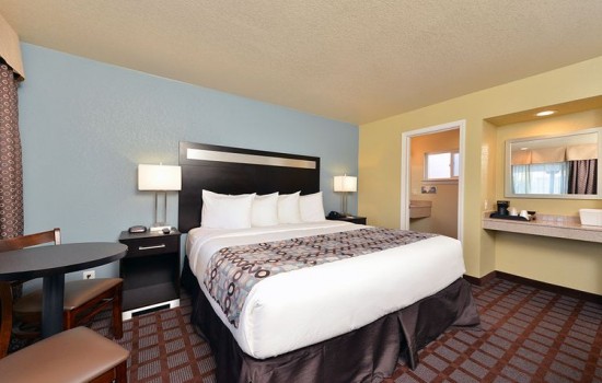 Welcome To Avenue Inn Downtown San Luis Obispo - Queen Room 