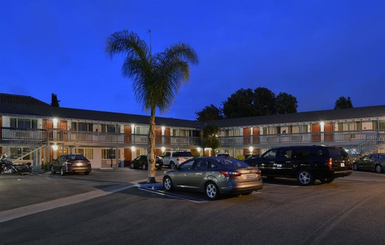 Welcome To Avenue Inn Downtown San Luis Obispo - Ample Guest Parking